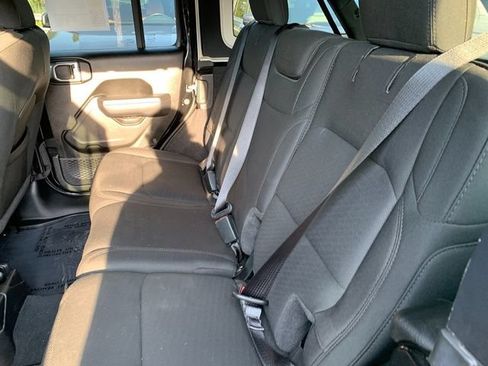 Used 2022 Jeep Wrangler Unlimited Sport AWD/4WD image 16