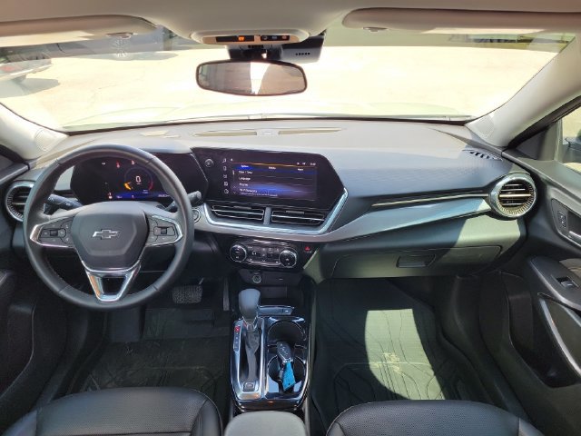 Used 2025 Chevrolet Trax ACTIV FWD image 12