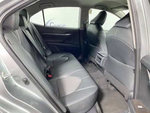 Used 2023 Toyota Camry SE image 9