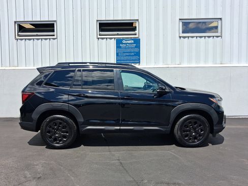 Used 2023 Honda Passport TrailSport image 9