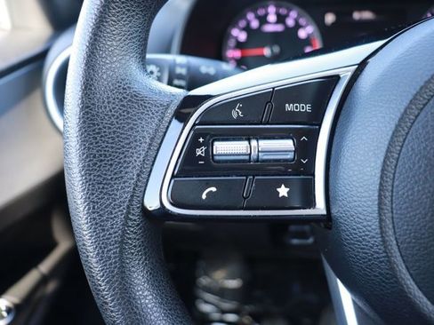 Used 2023 Kia Forte LXS image 18