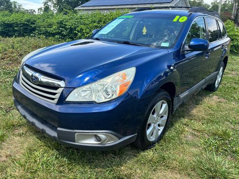 Used 2010 Subaru Outback 2.5i Premium AWD/4WD image 1