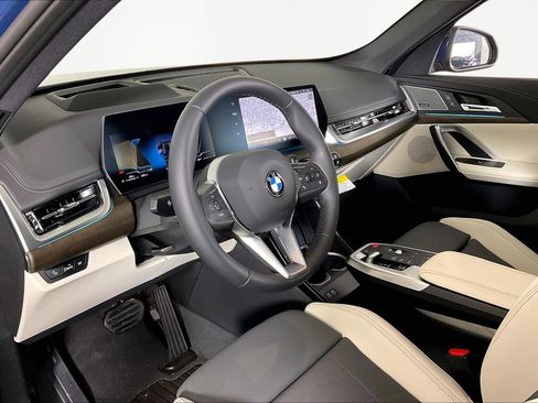 New 2026 BMW X1 xDrive28i AWD/4WD image 8