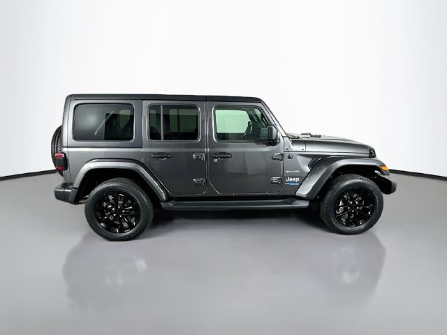 Used 2022 Jeep Wrangler Unlimited Sahara w/ Cold Weather Group AWD/4WD image 5