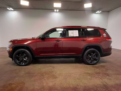 Used 2023 Jeep Grand Cherokee L Laredo AWD/4WD image 27