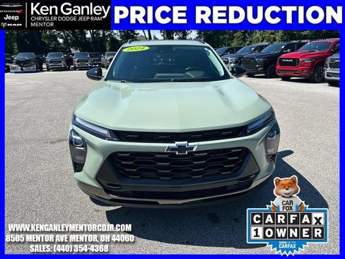 Used 2024 Chevrolet Trax ACTIV w/ Sunroof Package FWD image 2