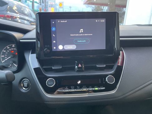 Used 2025 Toyota Corolla SE w/ Convenience Package image 21