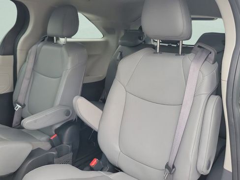 Certified 2024 Toyota Sienna XLE w/ XLE Plus Package FWD image 10