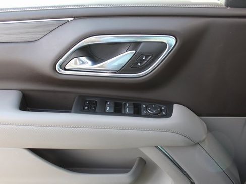 Used 2023 GMC Yukon SLT w/ SLT Luxury Package image 44