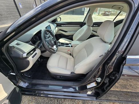 Used 2021 Nissan Altima 2.5 SV FWD image 9
