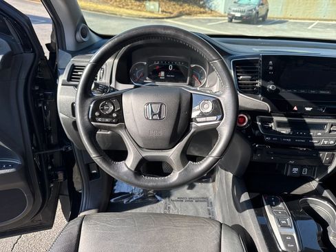 Used 2021 Honda Pilot Touring image 17