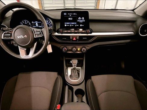 Used 2023 Kia Forte LXS w/ LXS Technology Package image 14