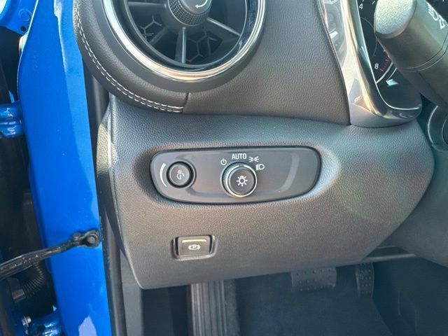 Used 2025 Chevrolet Blazer LT FWD image 15