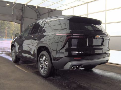 Used 2026 Chevrolet Traverse LT AWD/4WD image 3