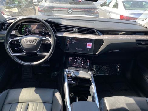 Used 2024 Audi Q8 e-tron Premium AWD/4WD image 10