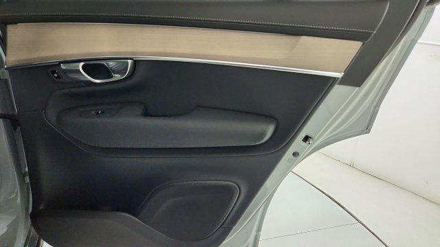New 2026 Volvo XC90 T8 Plus AWD/4WD image 35