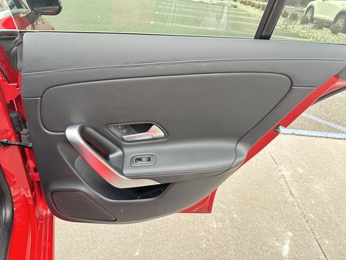 Used 2020 Mercedes-Benz CLA 250 4MATIC image 30