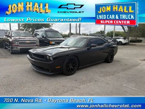 Used 2012 Dodge Challenger R/T image 2