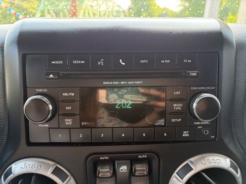 Used 2013 Jeep Wrangler Sport AWD/4WD image 19