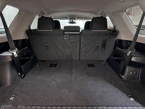 Used 2015 Toyota 4Runner SR5 AWD/4WD image 21