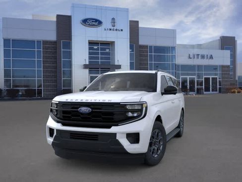 New 2026 Ford Expedition Active image 2