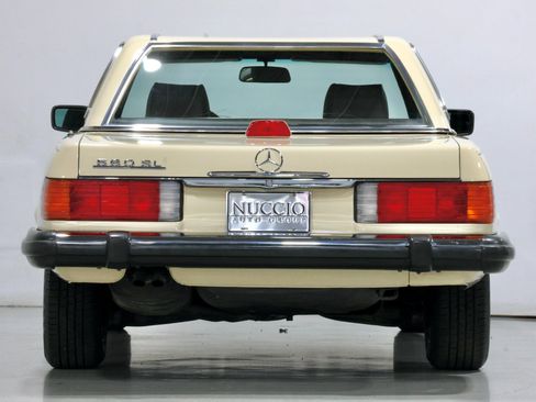 Used 1987 Mercedes-Benz 560 SL image 10