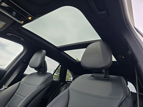 Used 2023 Mercedes-Benz GLC 300 4MATIC image 60