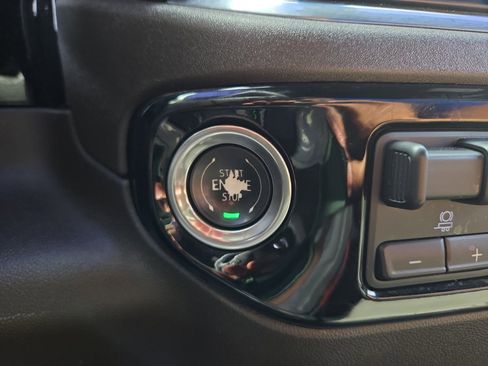 Used 2024 Chevrolet Silverado 2500 LT AWD/4WD image 17