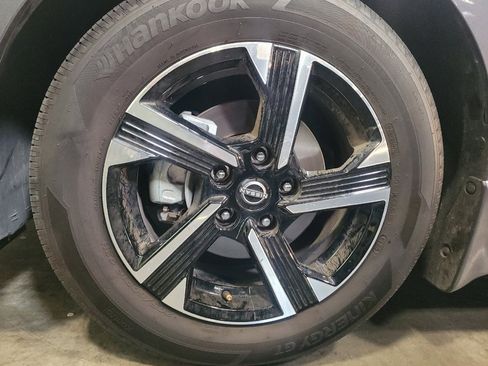 Used 2025 Nissan Sentra SV FWD image 31