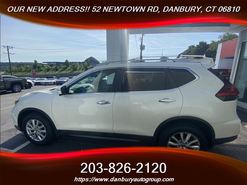 Used 2017 Nissan Rogue SV AWD/4WD image 2