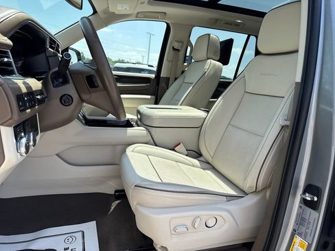 Used 2023 GMC Yukon Denali AWD/4WD image 11