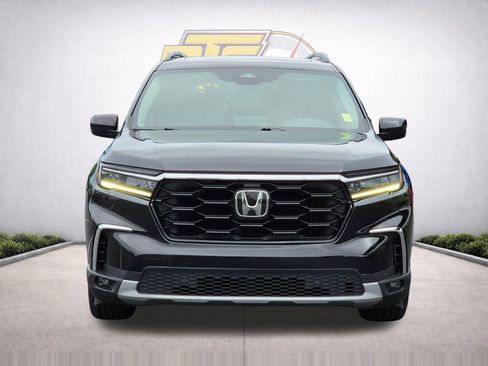 Used 2023 Honda Pilot Touring image 3