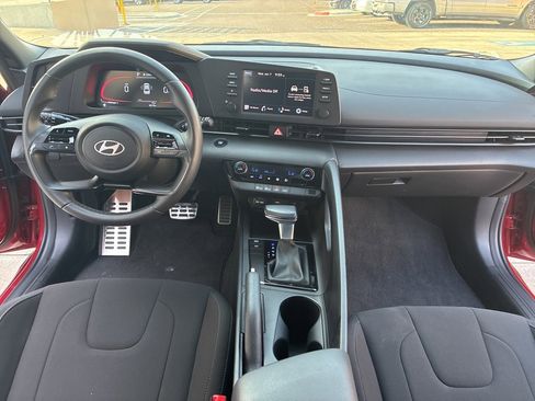 Certified 2025 Hyundai Elantra Sport image 16