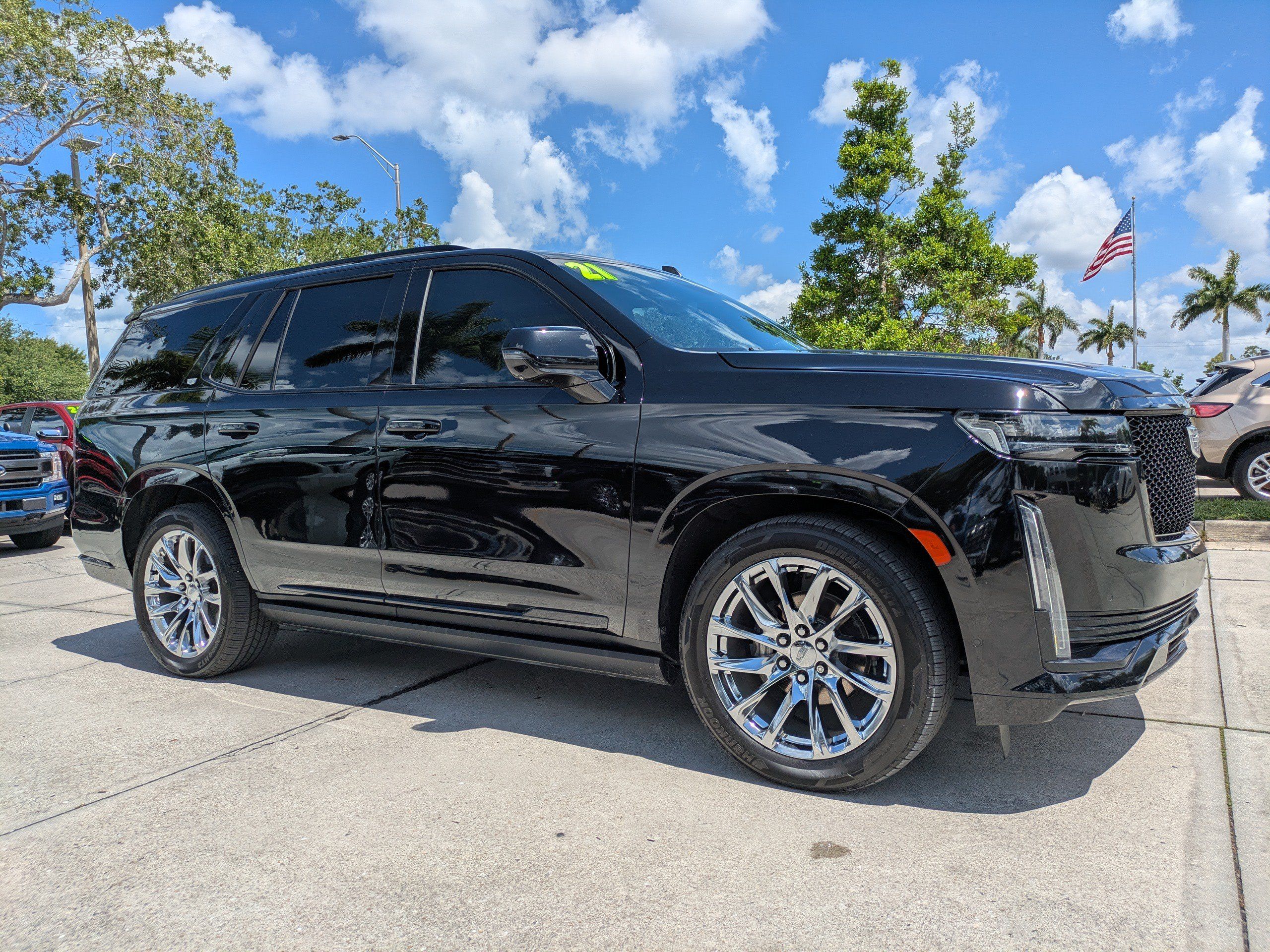 Used 2021 Cadillac Escalade Sport Platinum AWD/4WD image 2