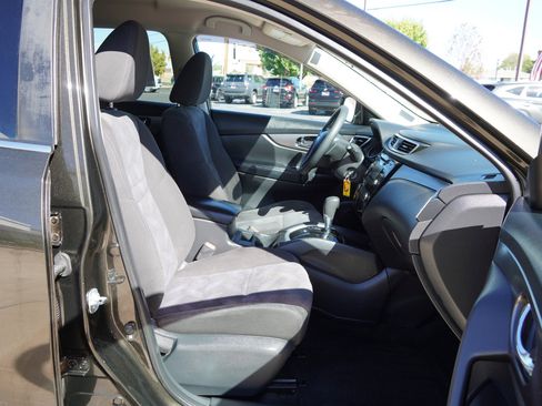 Used 2016 Nissan Rogue S w/ Appearance Package image 23
