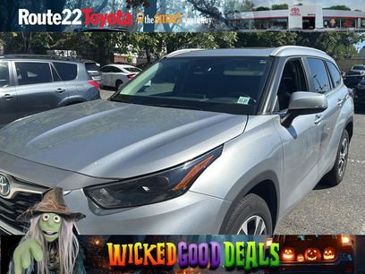 Used 2023 Toyota Highlander XLE