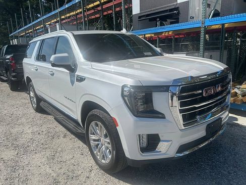 Certified 2022 GMC Yukon XL SLT w/ SLT Premium Package AWD/4WD image 2