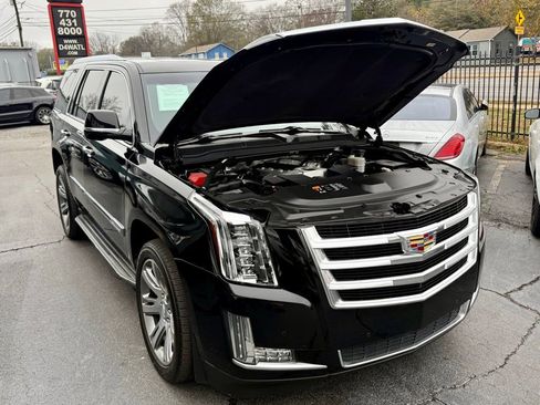Used 2016 Cadillac Escalade Luxury image 4