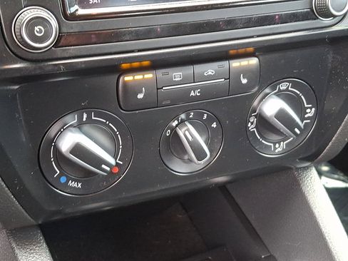 Used 2016 Volkswagen Jetta SE image 15