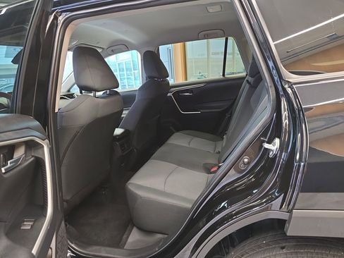 Used 2025 Toyota RAV4 XLE image 30