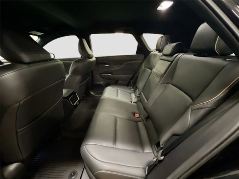 Used 2025 Toyota Crown Signia image 26