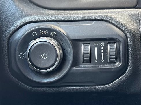 Used 2018 Jeep Wrangler Sport AWD/4WD image 25