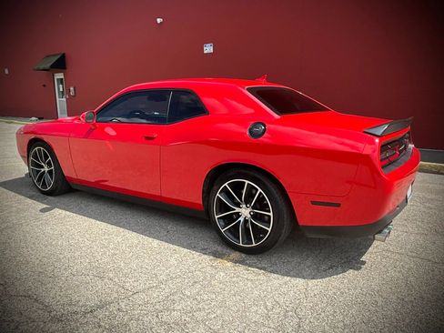 Used 2016 Dodge Challenger R/T Scat Pack w/ Leather Interior Group RWD image 3