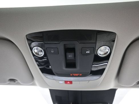 Used 2025 Kia Sorento SX AWD/4WD image 33