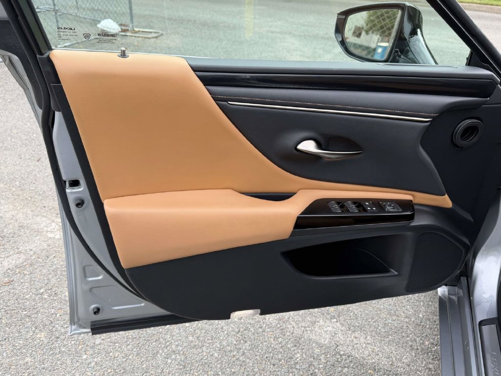 Used 2023 Lexus ES 350 w/ Accessory Package (Z1) FWD image 14