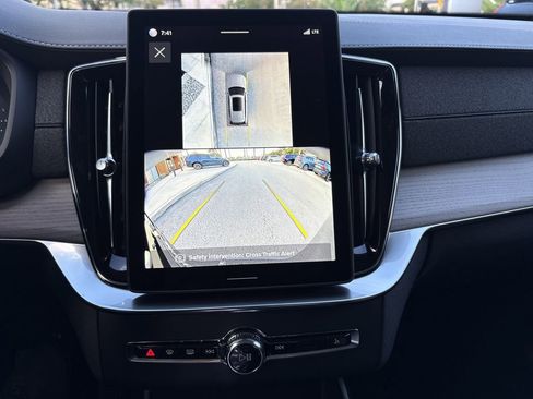 New 2026 Volvo XC90 B5 Plus image 10