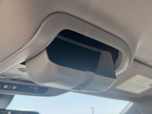 Used 2019 Chevrolet Equinox LT FWD image 37