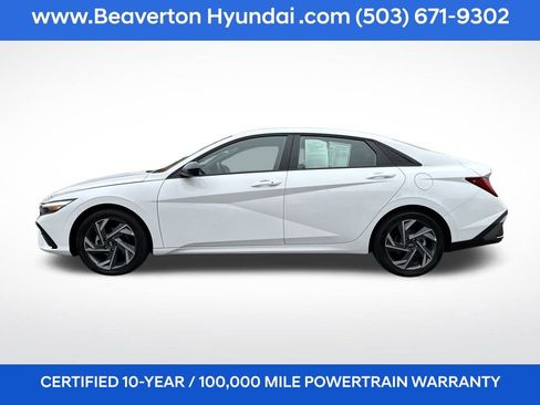 Certified 2025 Hyundai Elantra SEL image 3
