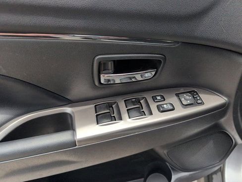 Used 2025 Mitsubishi Outlander Sport AWD image 13