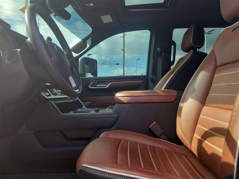 Used 2025 GMC Sierra 2500 Denali Ultimate w/ Max Trailering Package image 17